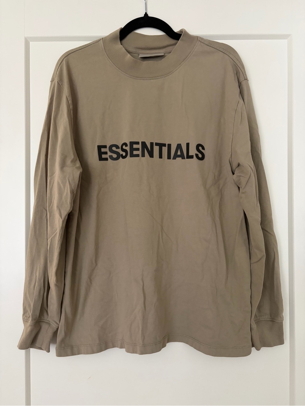 Essentials Long Sleeve T-shirt